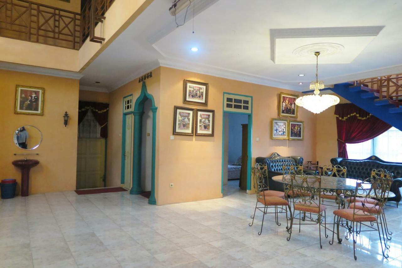Villa Tiandiva Cisarua Buitenkant foto