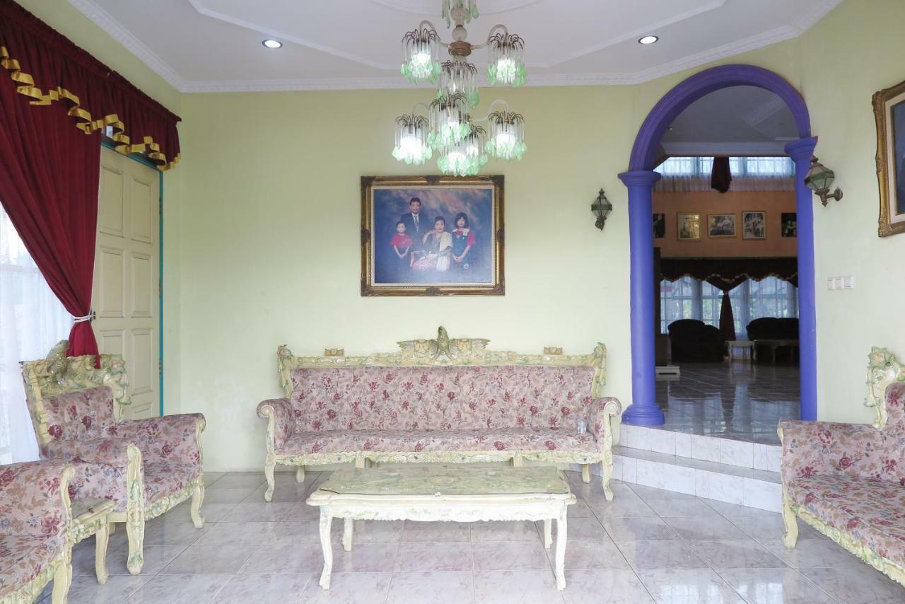 Villa Tiandiva Cisarua Buitenkant foto