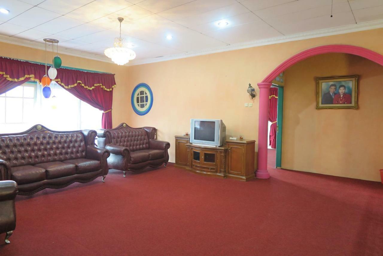 Villa Tiandiva Cisarua Buitenkant foto