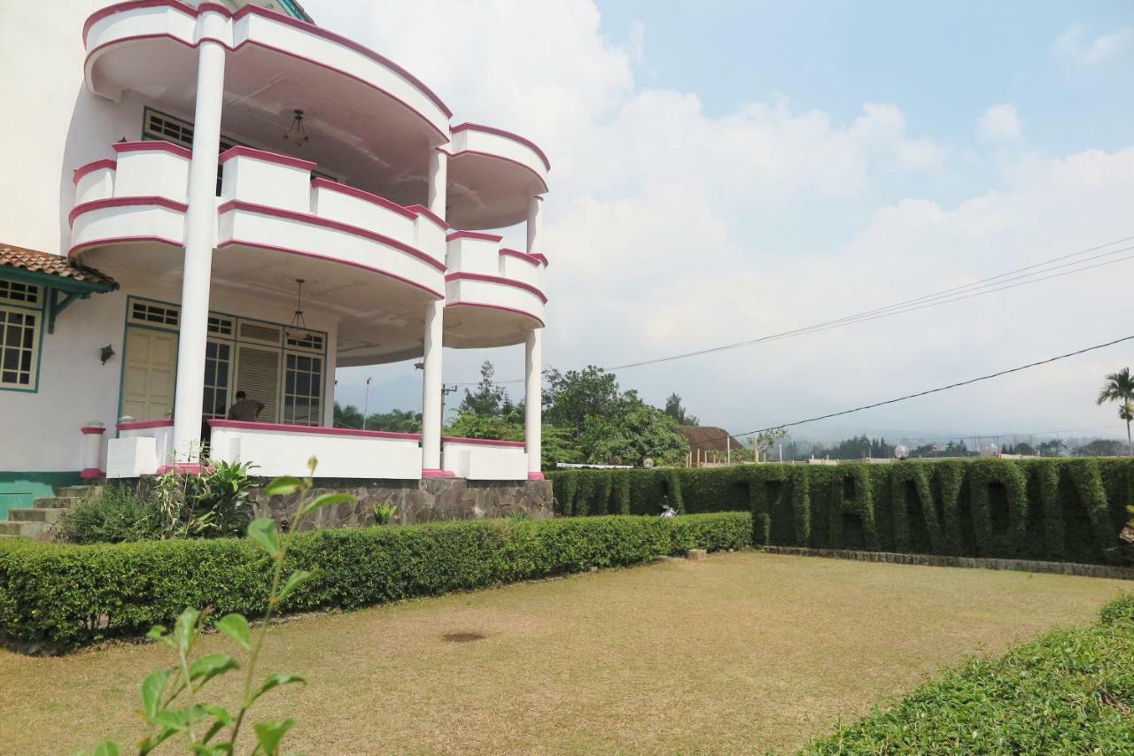 Villa Tiandiva Cisarua Buitenkant foto