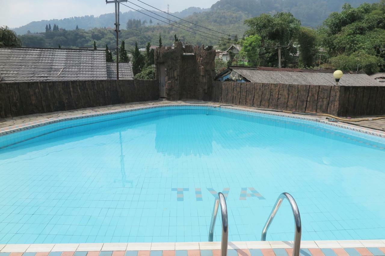 Villa Tiandiva Cisarua Buitenkant foto