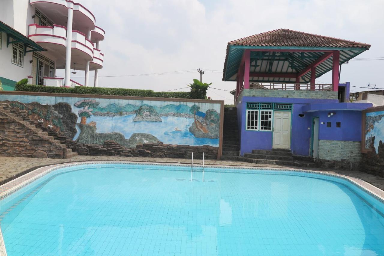 Villa Tiandiva Cisarua Buitenkant foto